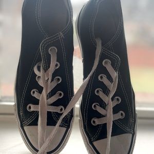 Converse Low Rise - Gently Used